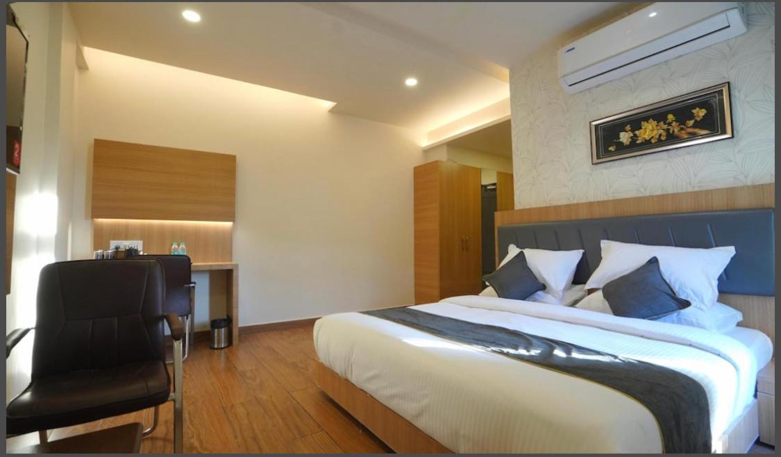 Kvp Golden Inn Tirupati Exteriör bild
