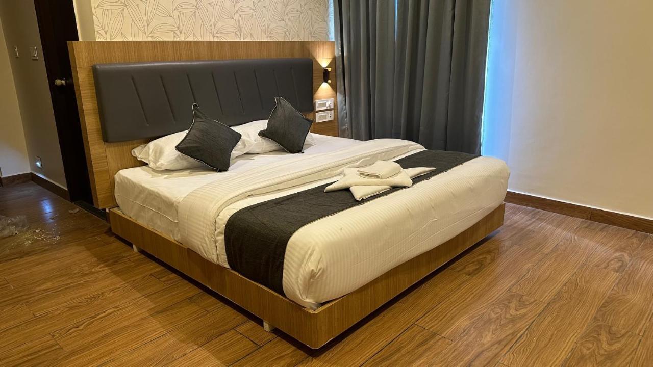 Kvp Golden Inn Tirupati Exteriör bild