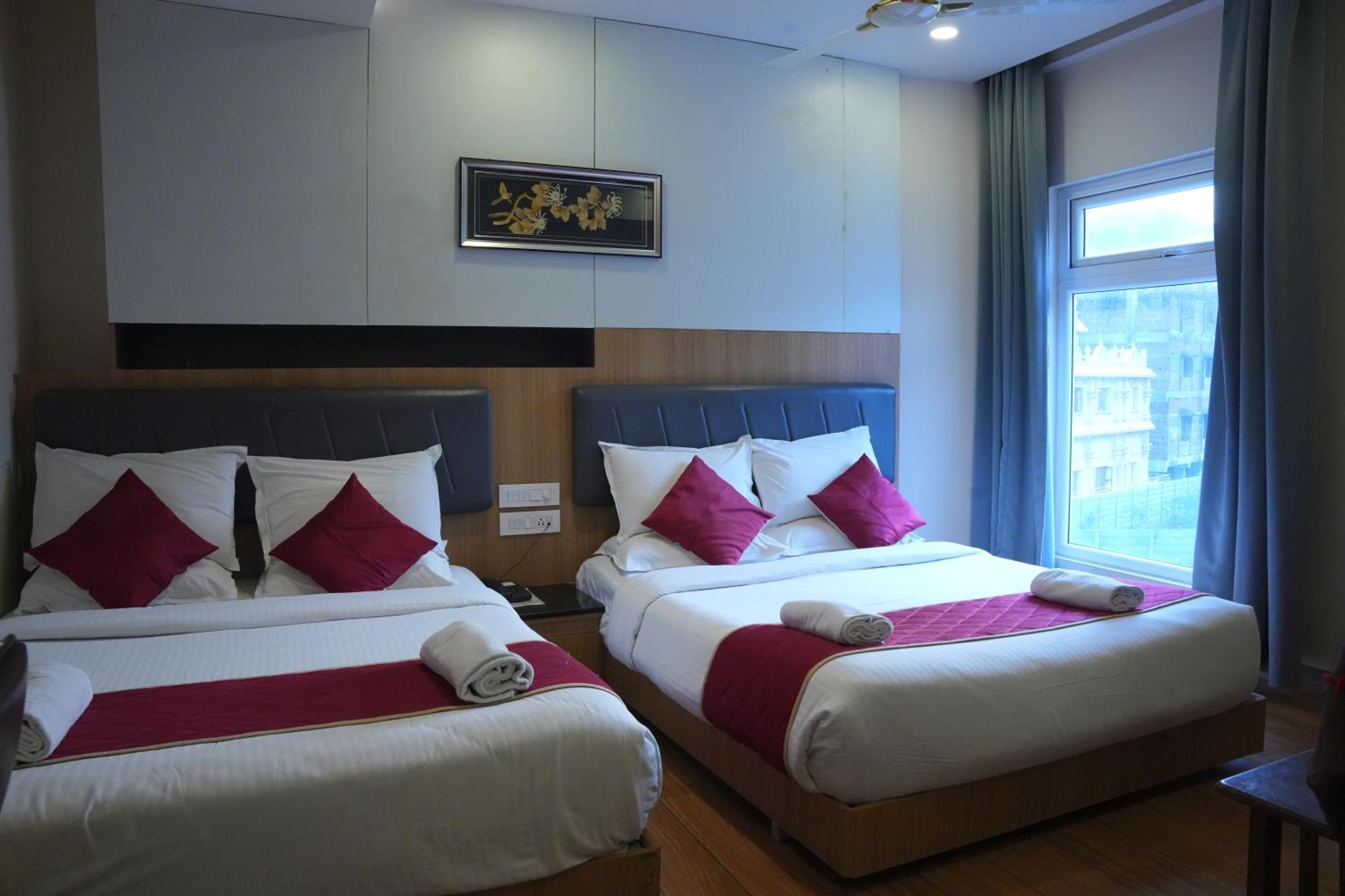 Kvp Golden Inn Tirupati Exteriör bild