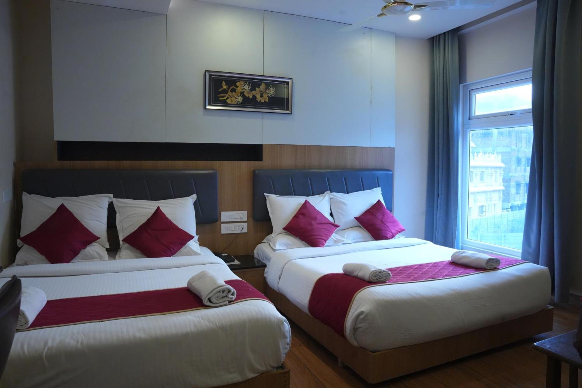 Kvp Golden Inn Tirupati Exteriör bild