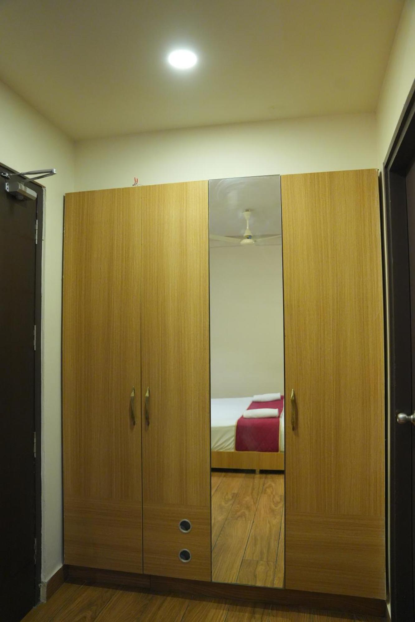 Kvp Golden Inn Tirupati Exteriör bild