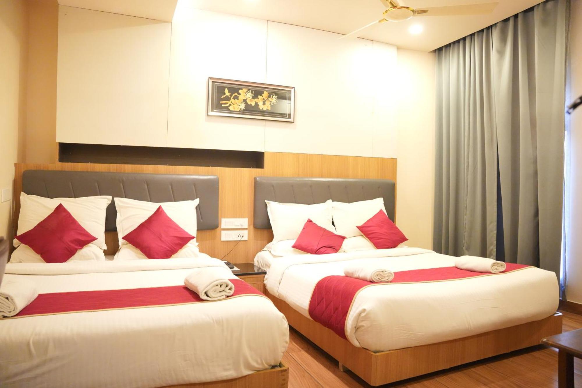 Kvp Golden Inn Tirupati Exteriör bild