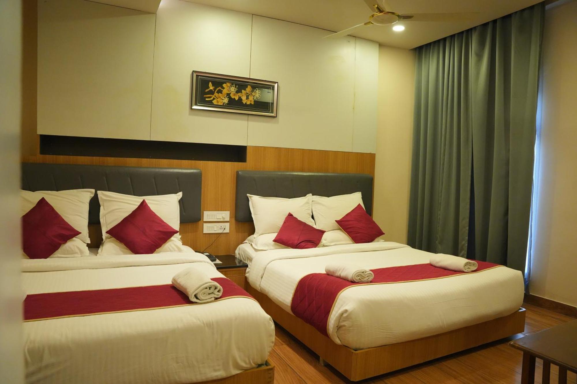 Kvp Golden Inn Tirupati Exteriör bild