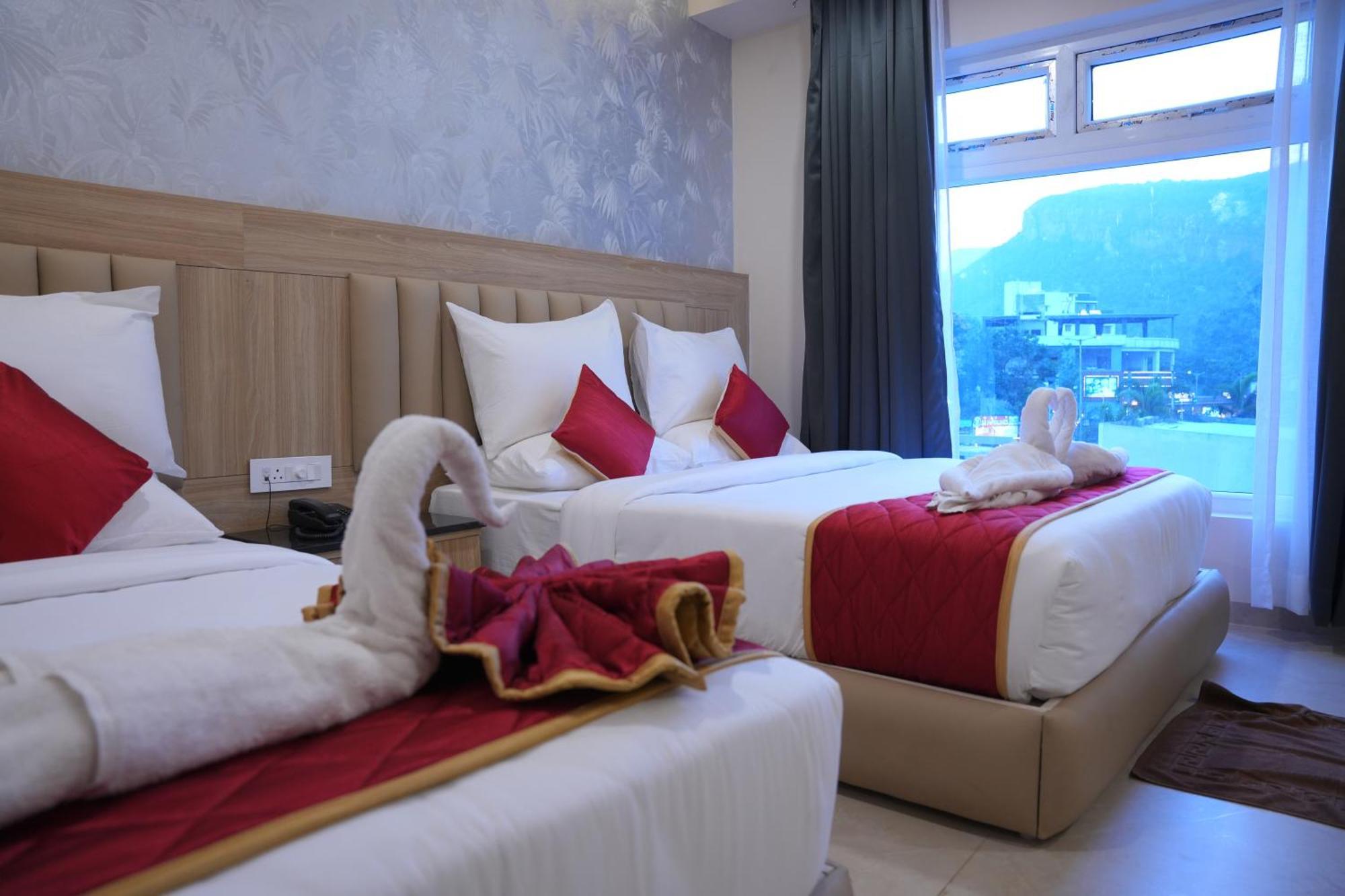 Kvp Golden Inn Tirupati Exteriör bild