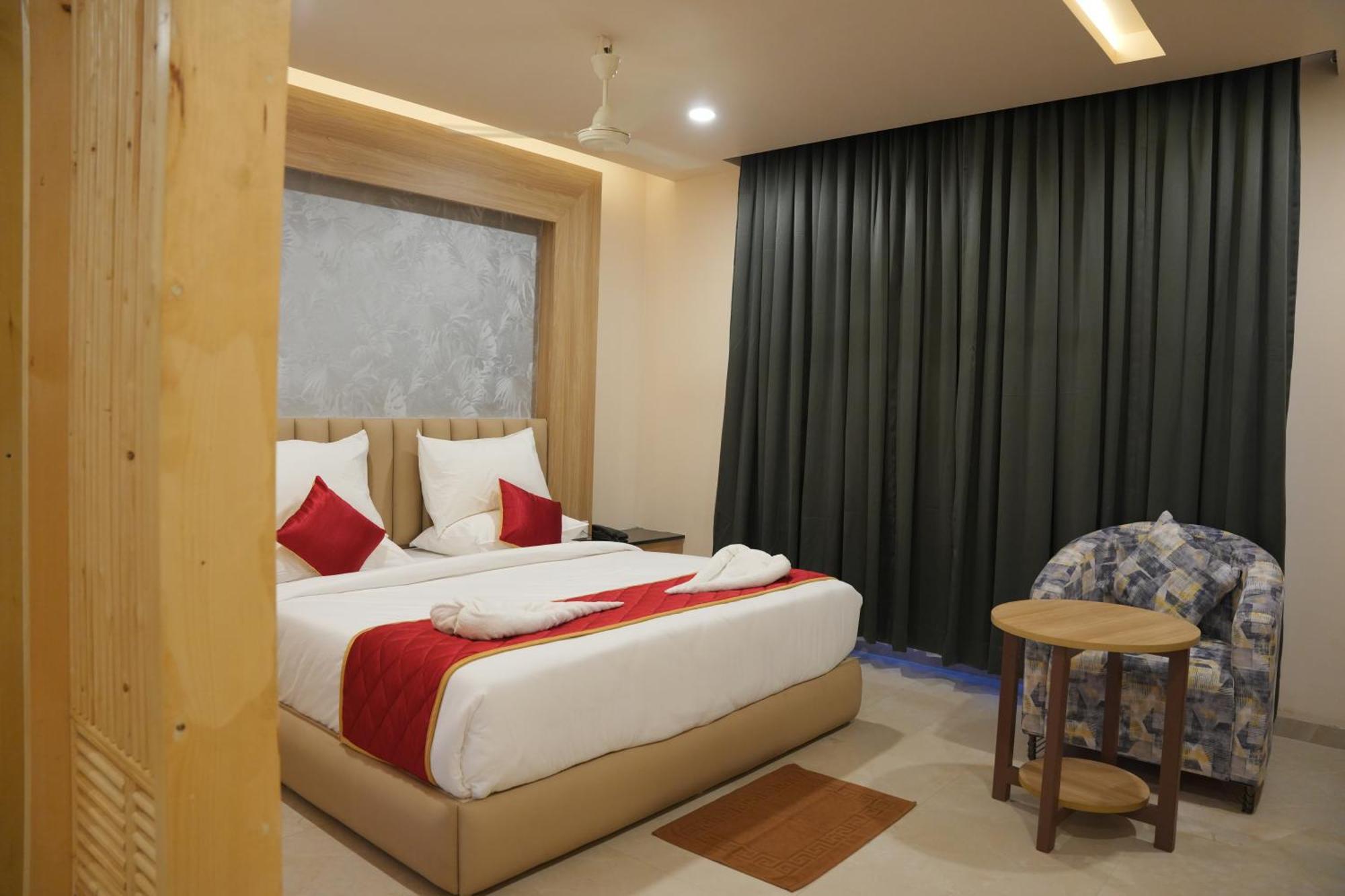 Kvp Golden Inn Tirupati Exteriör bild