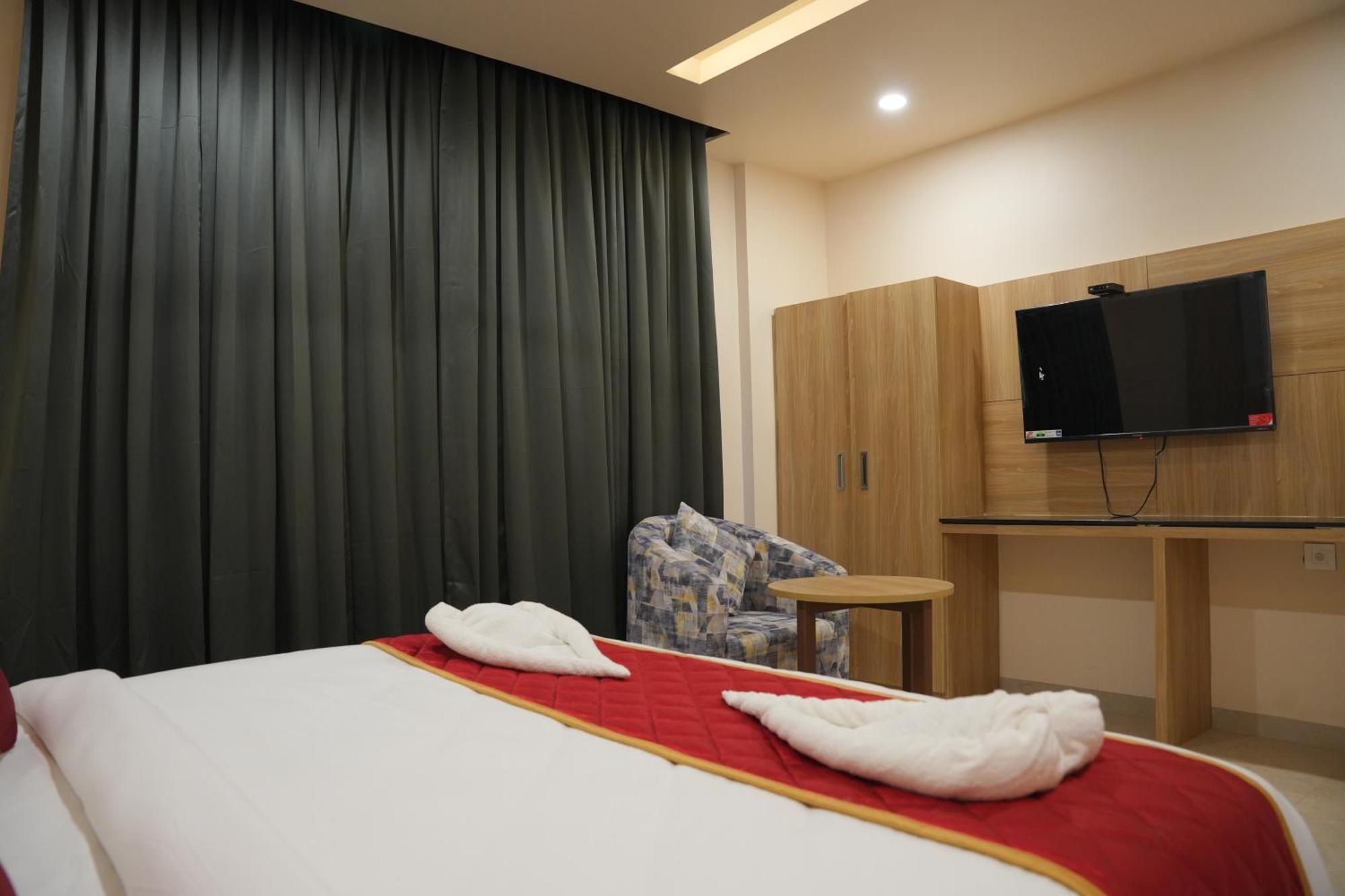 Kvp Golden Inn Tirupati Exteriör bild