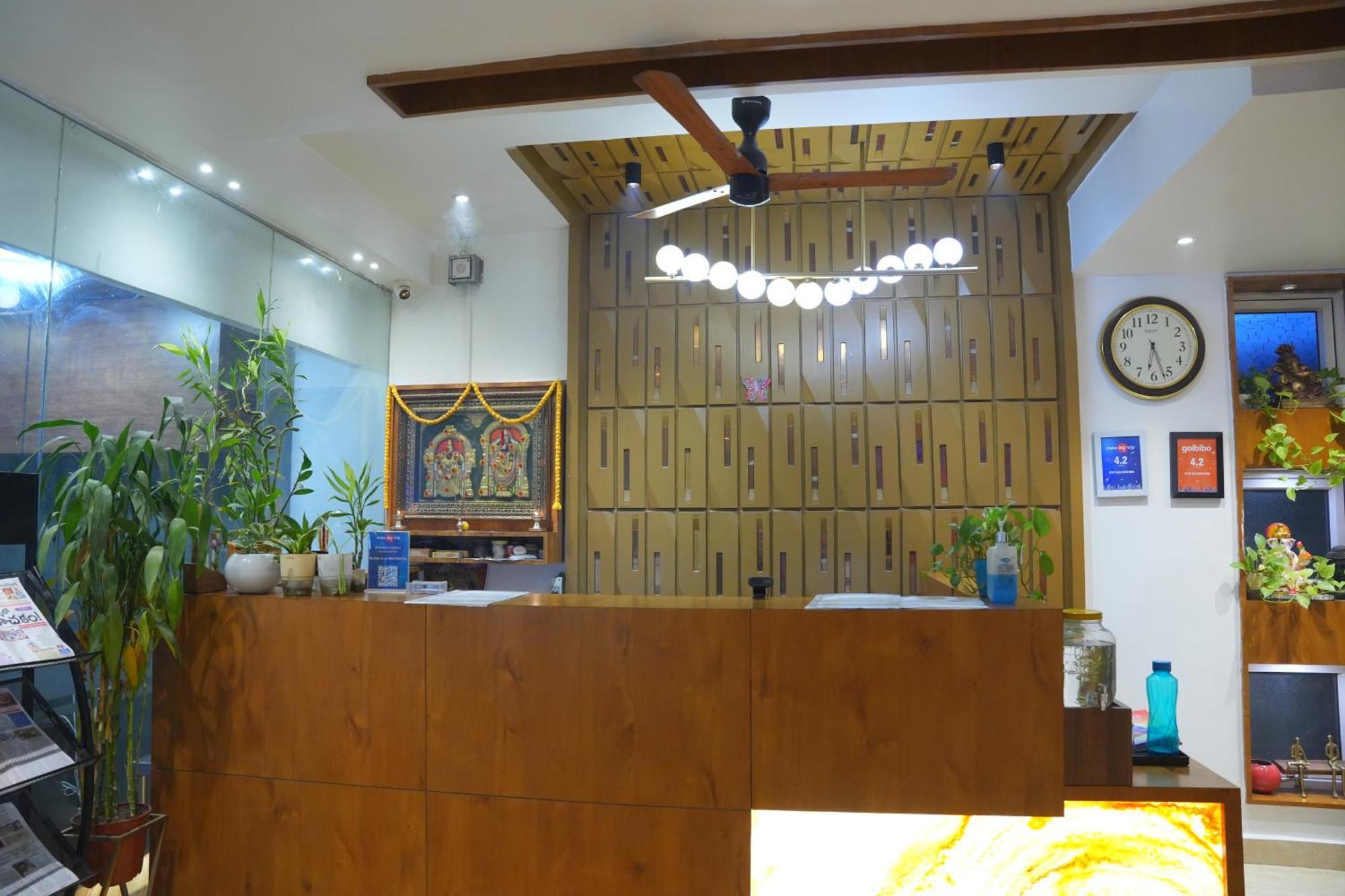Kvp Golden Inn Tirupati Exteriör bild